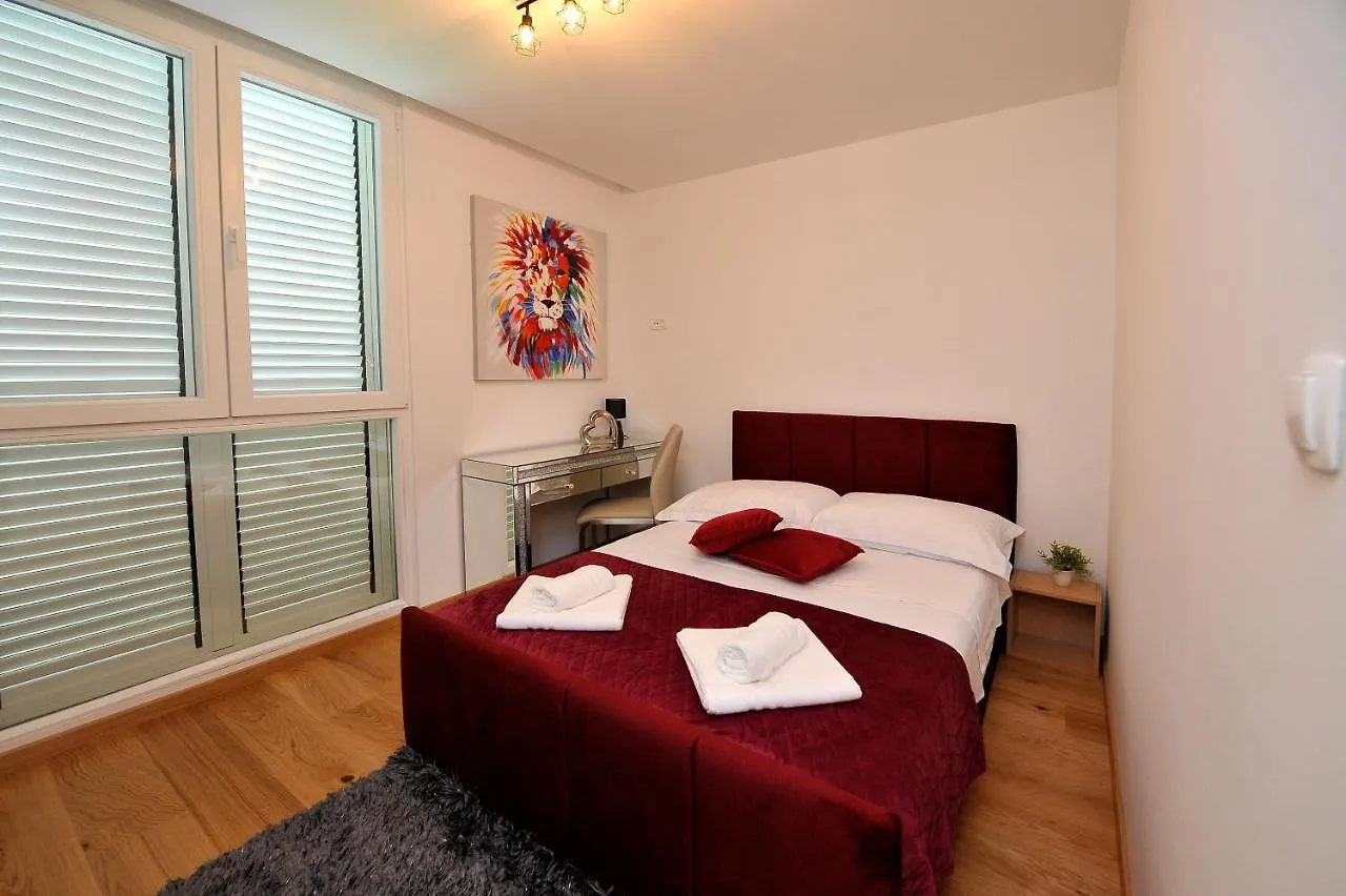 Carruba Split Apartment