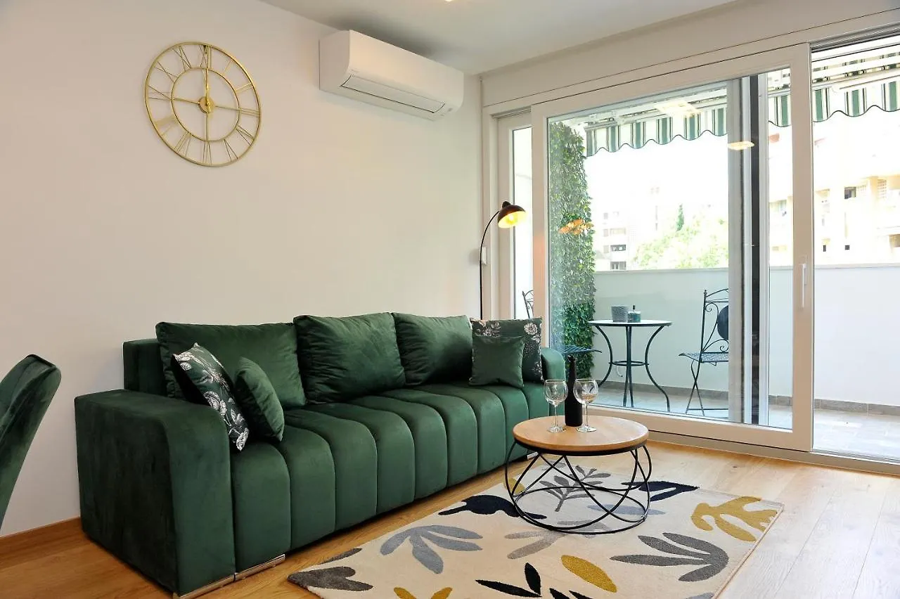 Carruba Split Apartment